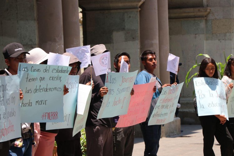Estudiantes retomarán protestas en Oaxaca; acusan maniobras del gobierno de Jara