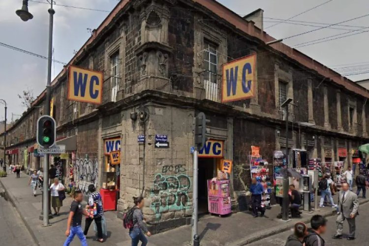 Mujer muere en baño público del Centro Histórico de la CDMX