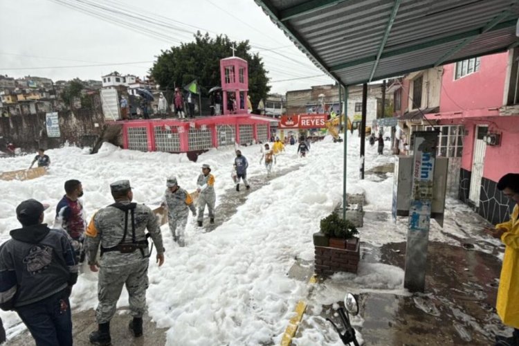 Desbordamiento en la Presa Los Cuartos, en Naucalpan dejó 50 viviendas dañadas y calles contaminadas