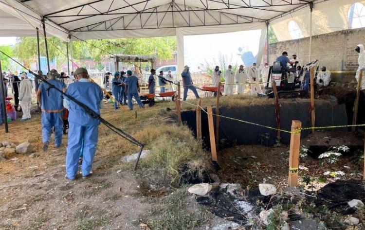 Hallan en Morelos fosa con 60 cuerpos, 10 eran bebés