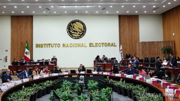 Multan a Morena con 21 millones de pesos por gastos en precampaña