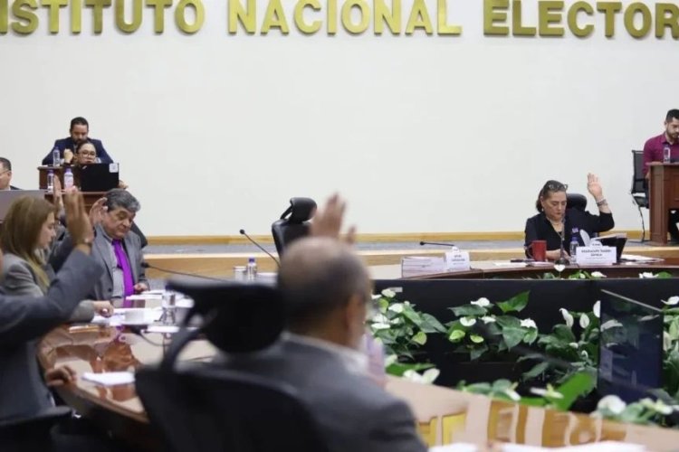 Sancionan por casi 32 mdp a siete partidos políticos por adeudo en impuestos