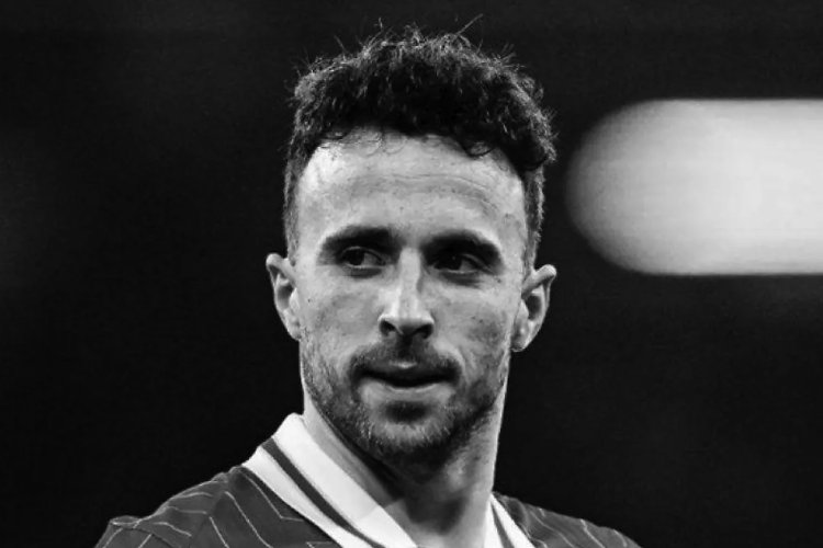 Futbolista del Liverpool pierde la vida en accidente automovilístico en España