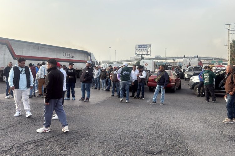 Transportistas liberan autopistas en el Edomex tras varias horas de bloqueos