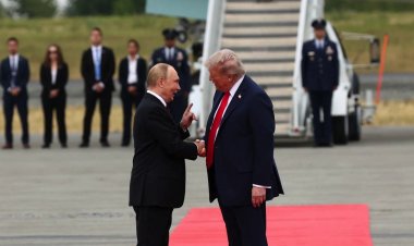 Cobertura: Inicia la reunión entre Trump y Putin en Alaska