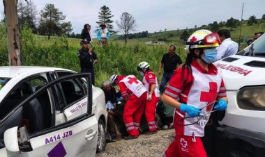 Ocho lesionados deja accidente automovilístico en la carretera Toluca–Zitácuaro