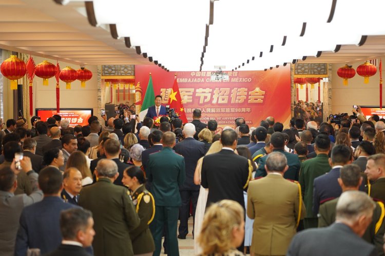 Conmemoran en México el 98º Aniversario de la Fundación del Ejército Popular de Liberación de China