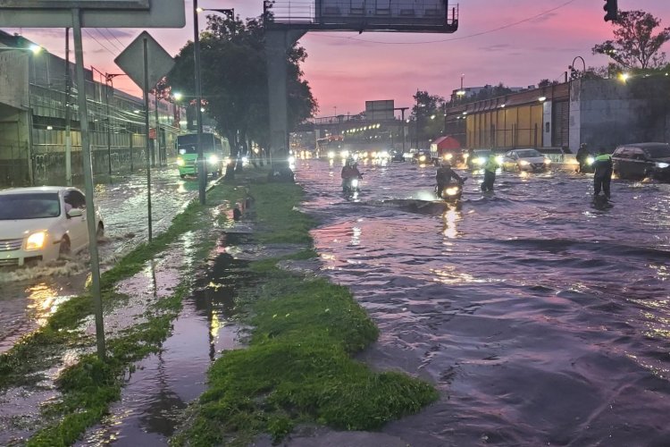 Oriente de la CDMX amanece con caos tras fuertes lluvias de la madrugada