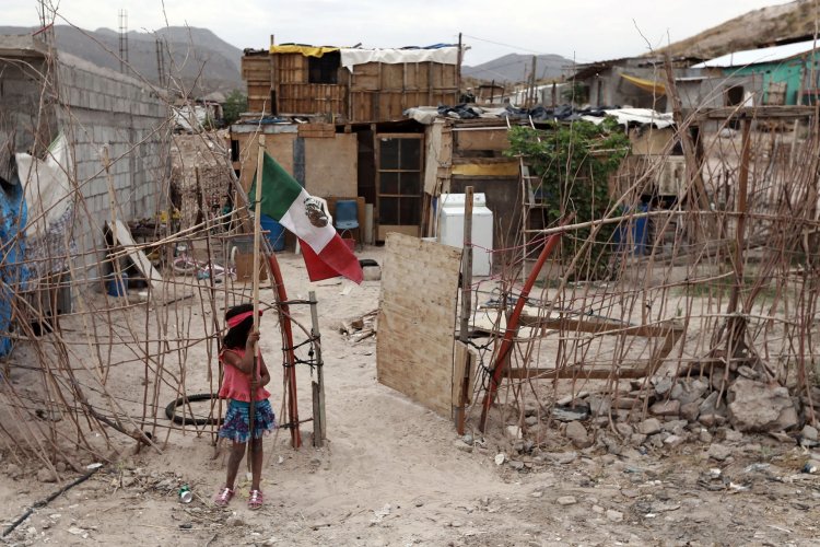 Ven “cortina de humo” en reducción de pobreza para ocultar escándalos políticos
