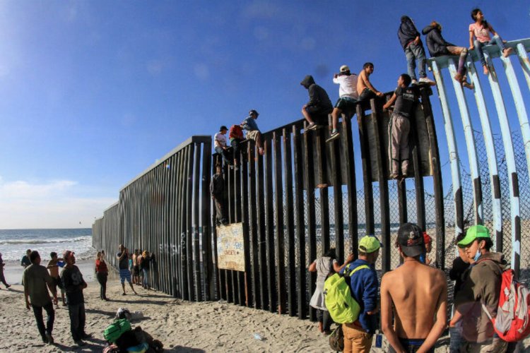 EEUU registra desplome histórico de migrantes durante primer semestre de Trump