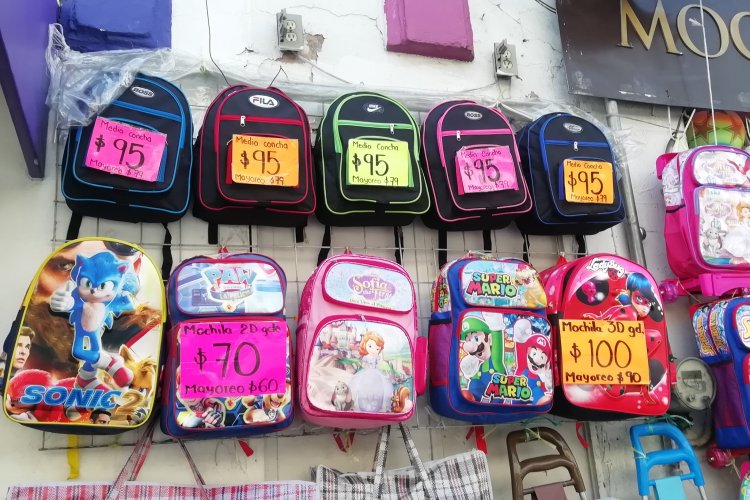 Familias mexiquenses se endeudan para afrontar gastos escolares