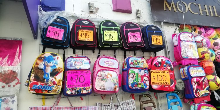 Familias mexiquenses se endeudan para afrontar gastos escolares