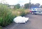 Encuentran tres cuerpos con “narcomensaje” sobre la carretera México-Cuautla