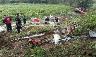 Se desploma helicóptero cerca de la carretera Amecameca-Cuautla; mueren dos personas