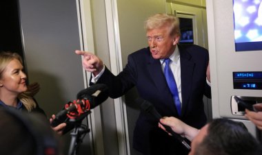 Trump amenaza a medios de comunicación que lo critican con quitarles licencias