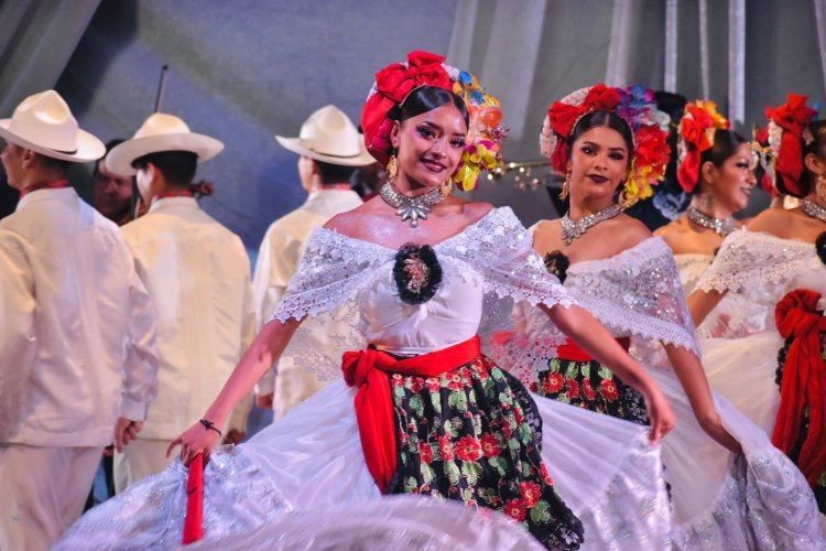 Grupos artísticos de Antorcha llevan gira cultural a Quintana Roo