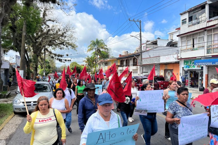 Vecinos de Xalapa exigen a CMAS solución a crisis de agua y drenaje que afecta a más de 10 mil habitantes