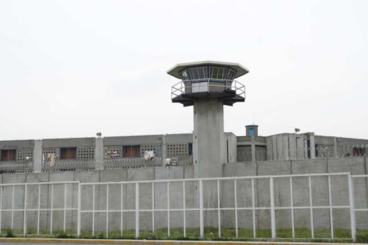 Destituyen a directora del penal de Santa Martha; era señalada por extorsión y corrupción