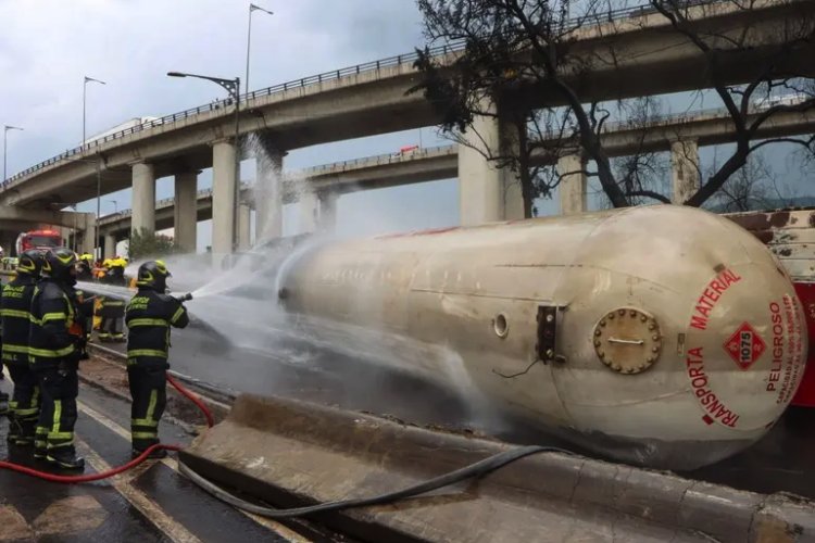 Incrementa cifra de muertos por explosión de pipa de gas en Puente de la Concordia