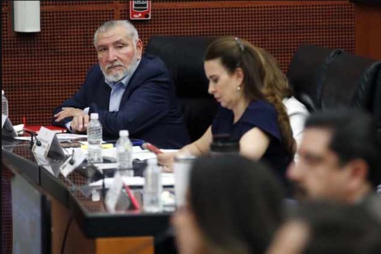 Interponen solicitud de juicio político contra Adán Augusto