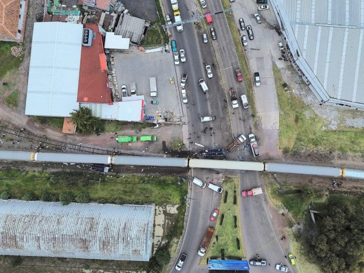 Familiares de víctimas del accidente en Atlacomulco aseguran que empresas implicadas no han brindado apoyo