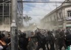 Enfrentamiento entre estudiantes de la UAEMex y policías deja diez heridos durante marcha del 2 de octubre en Toluca
