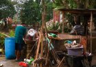 Continúa población de la Sierra Norte de Puebla con labores de limpieza tras inundaciones
