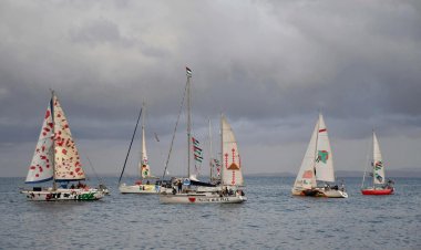 Armada israelí comienza a interceptar flotilla de Gaza, según activistas a bordo