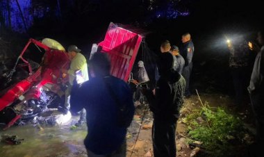Tres personas mueren en accidente en Naucalpan; su vehículo cayó en una barranca
