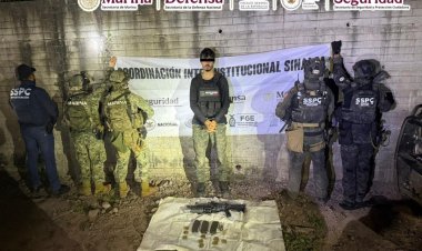 Detienen a presunto miembro de “Los Chapitos” y aseguran armamento en Sinaloa