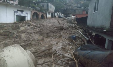 Antorcha instala centros de acopio para apoyar a damnificados de la sierra de Puebla afectados por las lluvias