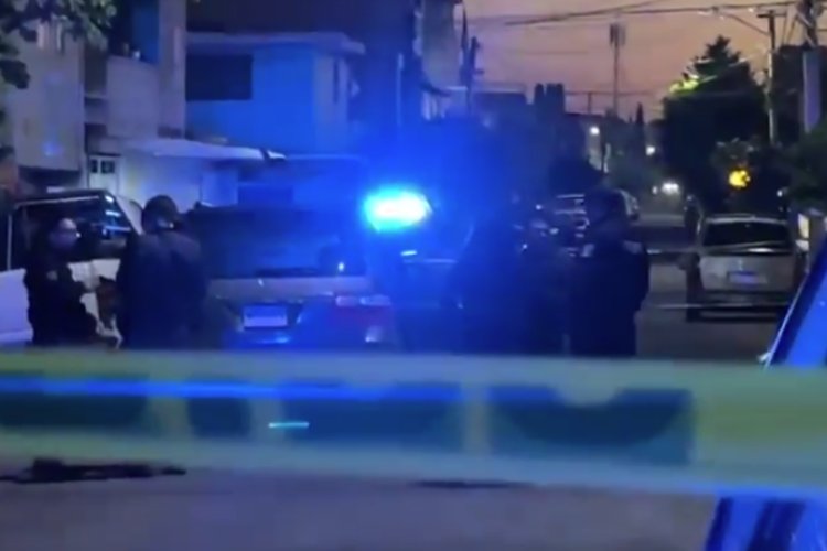 Hallan cuatro personas muertas dentro de una camioneta en Nezahualcóyotl