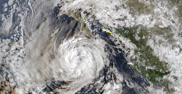 Huracán Priscila baja de intensidad pero continuará ocasionando lluvias considerables