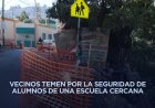 Alertan sobre peligro por desplome de pavimento cerca de río en Naucalpan