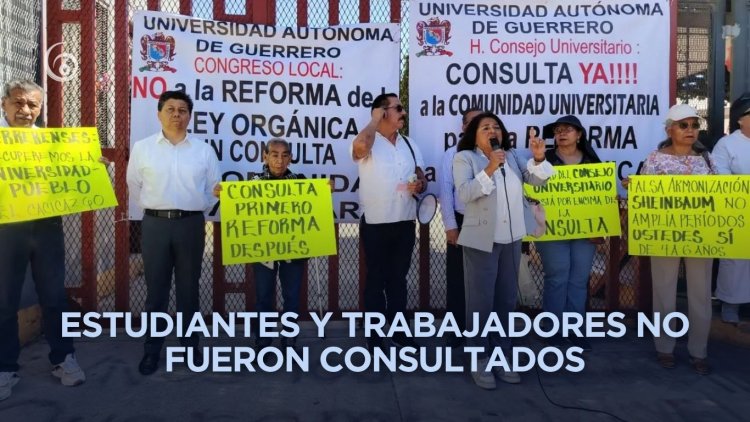 Protestan académicos de la UAGro en el Congreso del Estado