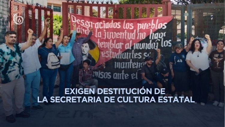 Protesta comunidad cultural en el Congreso de Guerrero