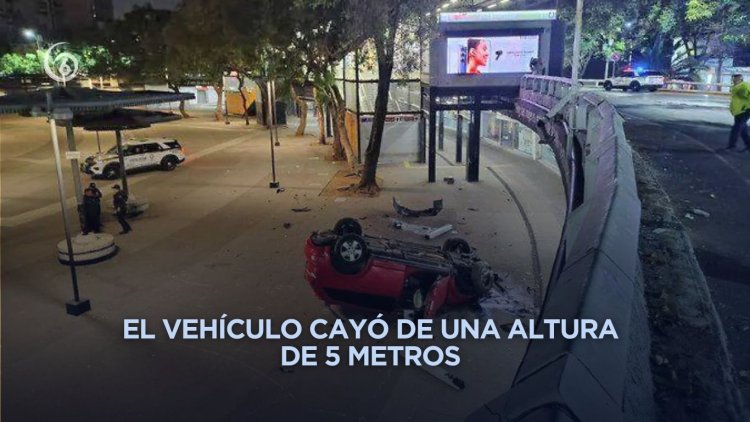 Camioneta cae en la Glorieta de Insurgentes y conductor huye del lugar