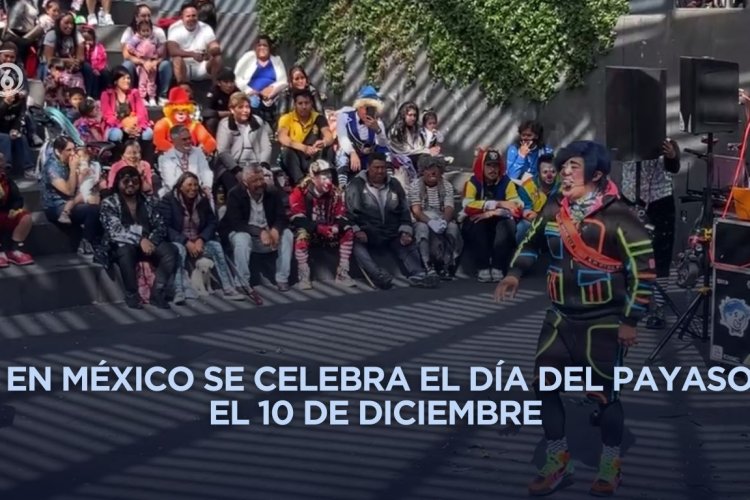 Payasos de Toluca celebran su día con caminata por capital mexiquense