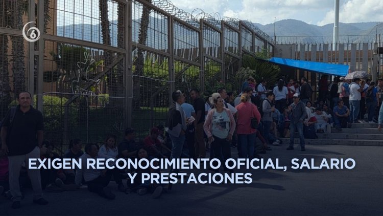 Protestan maestros de preparatorias populares de Guerrero