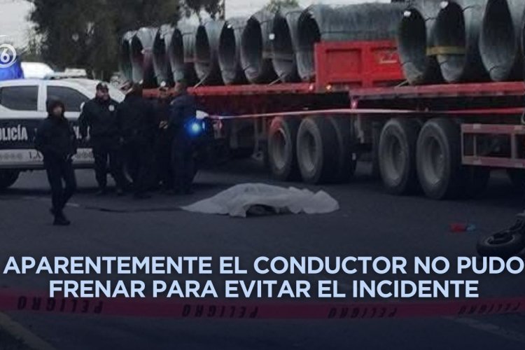 Motociclista muere aplastado por tráiler en la México-Puebla