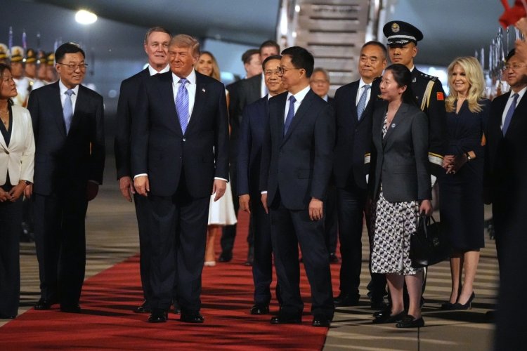 Donald Trump llega a China donde se reunirá con Xi Jingping