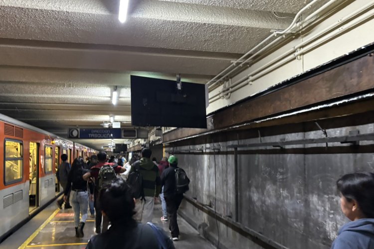 Obras en el Metro por el Mundial complica traslados de personas con movilidad reducida