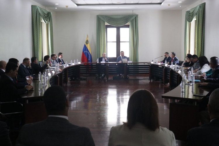 Parlamento venezolano instala un grupo de 
