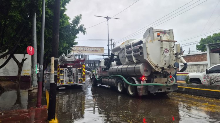 Se inunda la México-Puebla y Valle de Chalco: esto hizo el gobierno