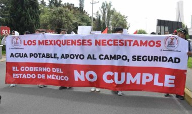 Antorchistas exigen a Delfina Gómez agua, seguridad y salud