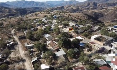 Regresan algunos de los desplazados de Teticic; reportan casas saqueadas y animales muertos