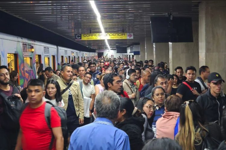 Metro se ve rebasado durante primer noche de nuevos cierres en Línea 2