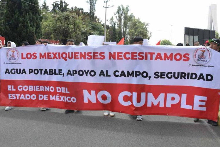 Antorchistas exigen a Delfina Gómez agua, seguridad y salud