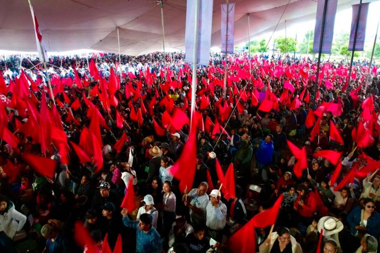 Más de 10 mil ocoyuquenses celebran 35 años de lucha